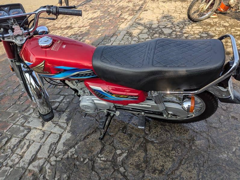 Honda 125 red all ok documents clear 03084408152 5