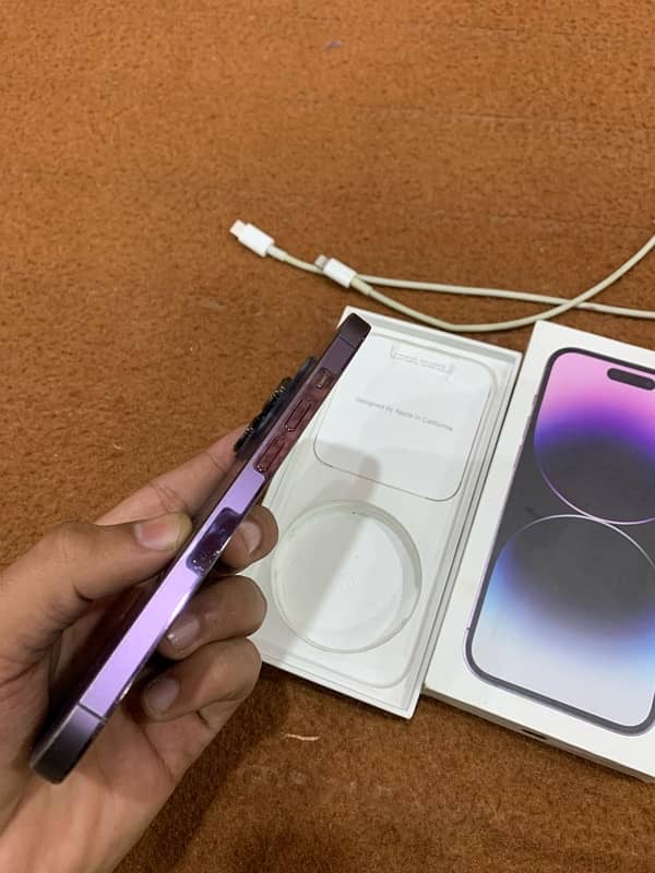 iphone 14 pro deep purple 128 gb with box and cable 4