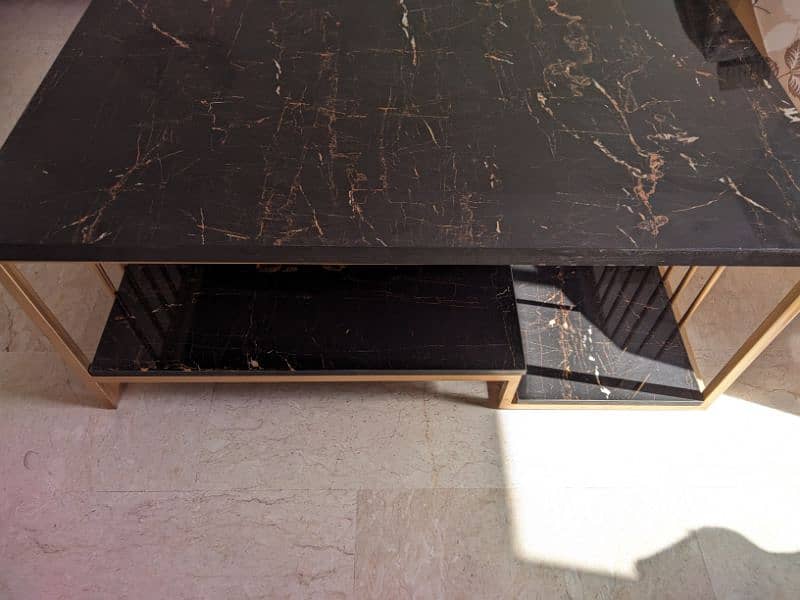 Central Table for sale in DHA 2 3