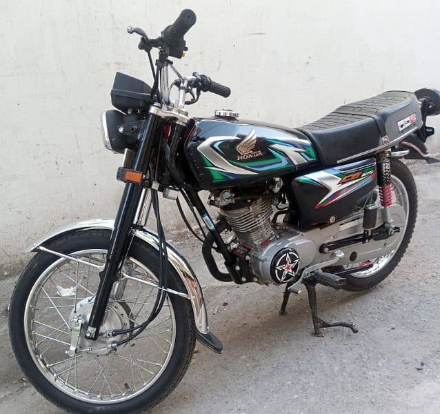 honda125 modified half side red half side black 2023year end month bik 1