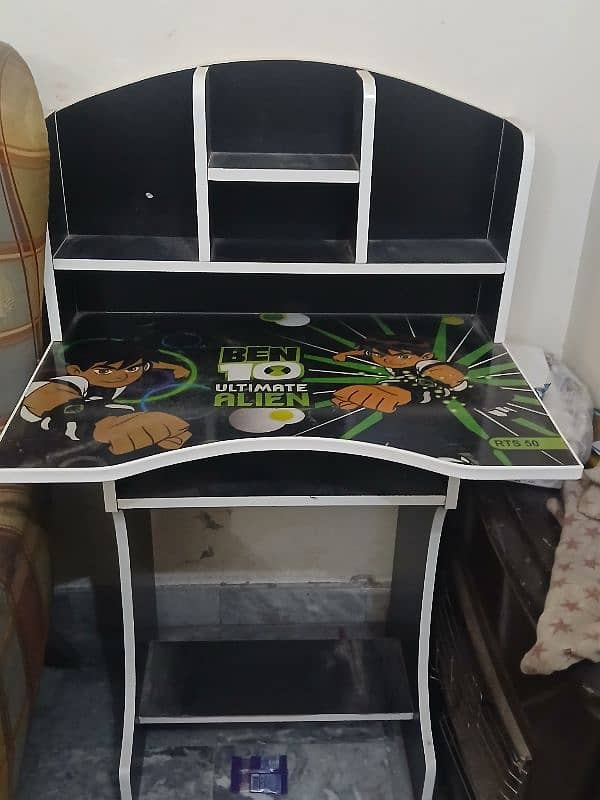 STUDY TABLE FOR KIDS 1