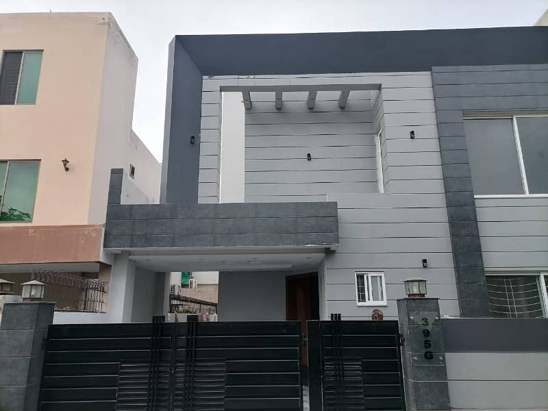 State Life Phase 1 - Block G 10 Marla House Up For Sale 18