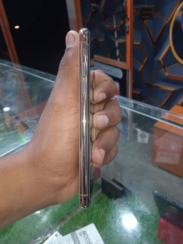 I Phone XS Non Pta 5