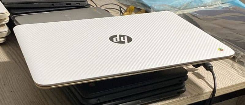 Hp 4gb 128gb laptop or chromebook 14 smb 3