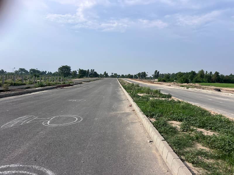 Prime Location 1 Kanal Plot For Sale In B Block Jinnah Sector LDA City Lahore 2