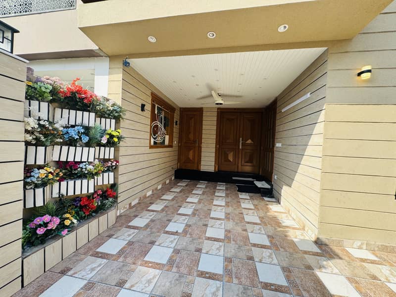 5 Marla Luxury Designer House For Sale Bahria Town Lahore 1