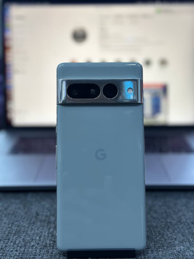 Google Pixel 7 Pro 12/128gb NON PTA 4