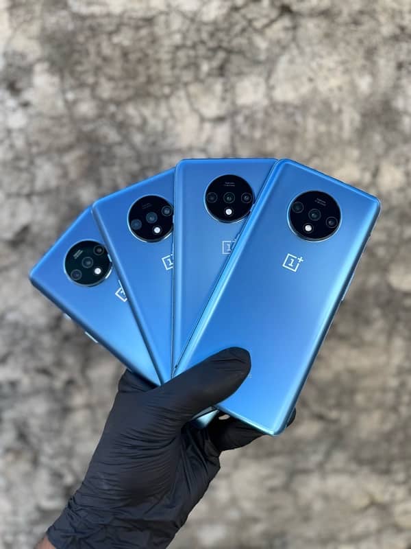 OnePlus 7T (8 256) 0