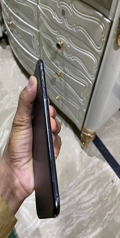 I Phone 11 Pro Max 256GB factory unlock Non PTA All okay 2