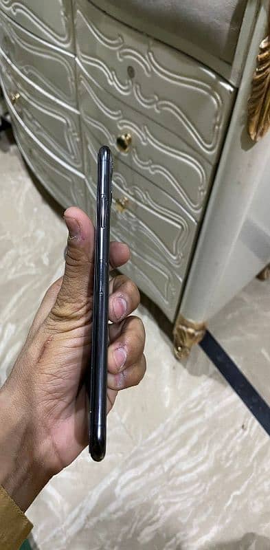 I Phone 11 Pro Max 256GB factory unlock Non PTA All okay 4