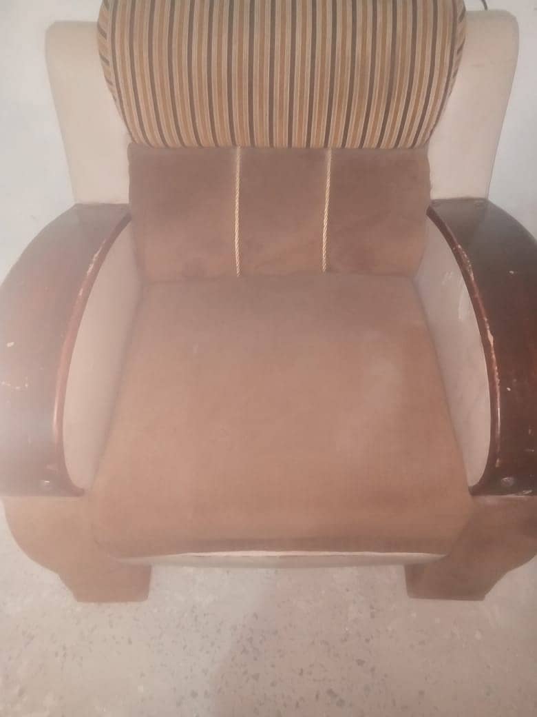 Sofa Set in good condition 2