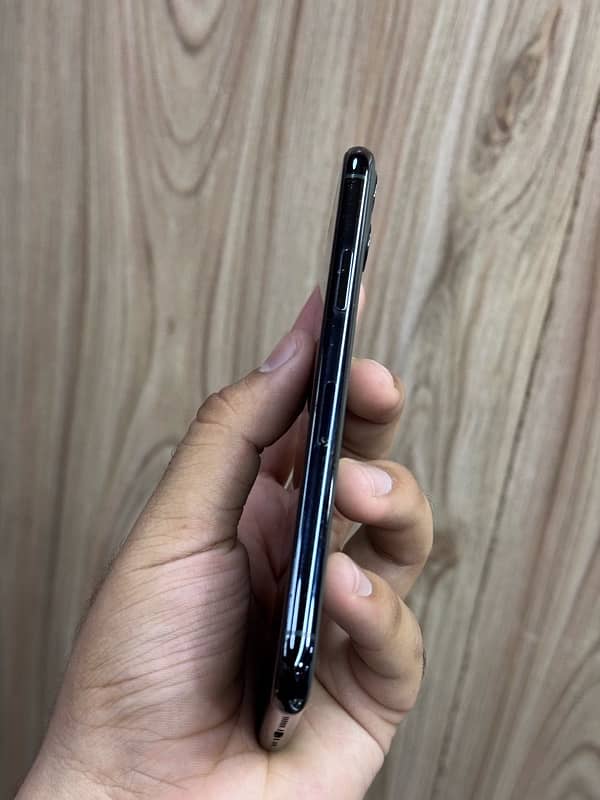 IPhone 11 pro 256gb PTA APPROVED 5