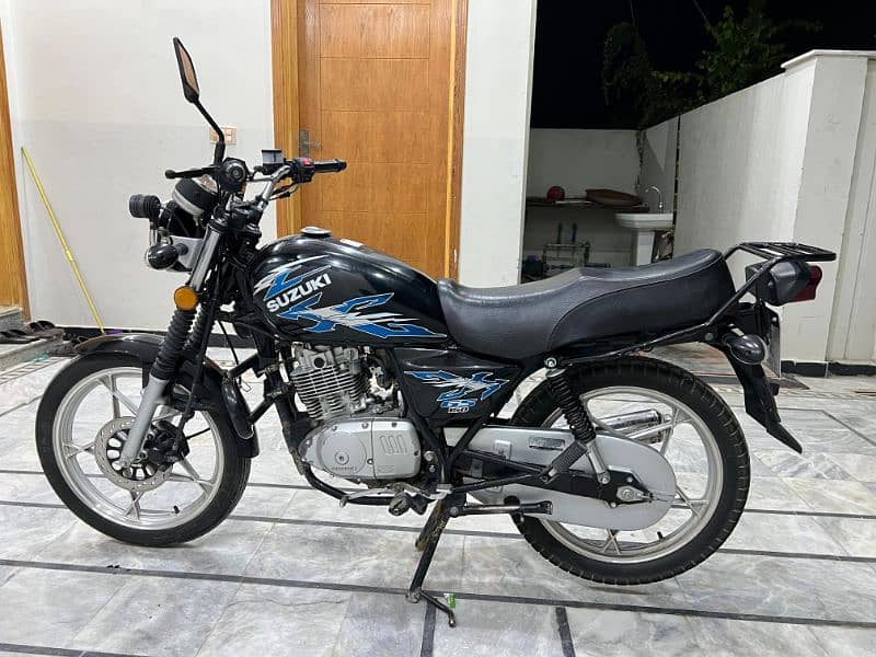 Suzuki GS 150 1