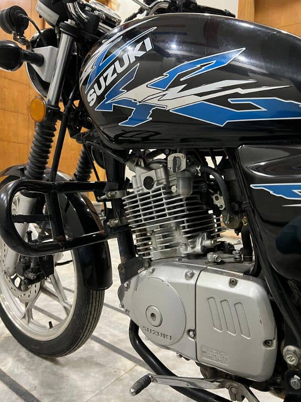 Suzuki GS 150 2