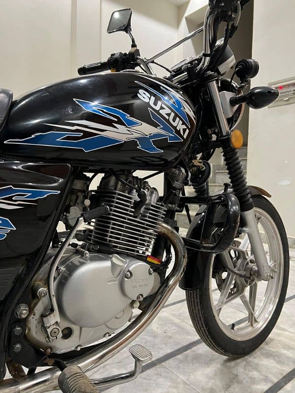 Suzuki GS 150 3