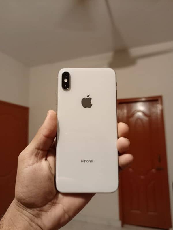 iPhone Xsmas 64 GB sim working 0