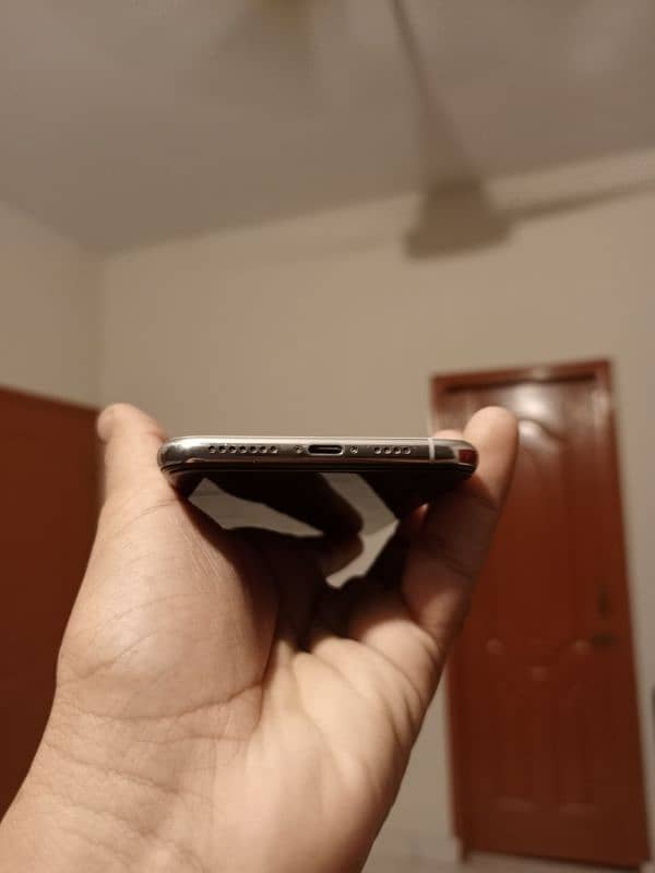 iPhone Xsmas 64 GB sim working 1