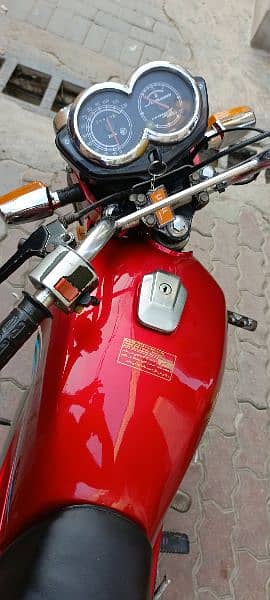 Yamaha Junoon 0/3/0/1/7/9/2/2/6/6/7 7