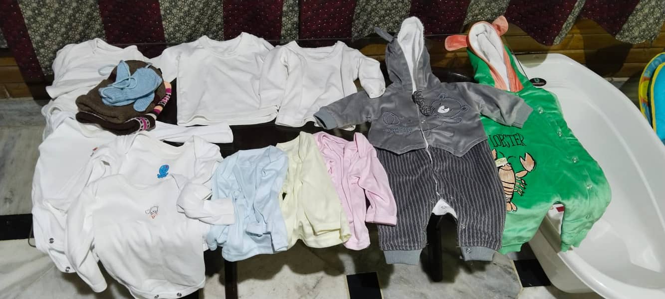 Baby clothes set (Like New) + baby wash tub 2