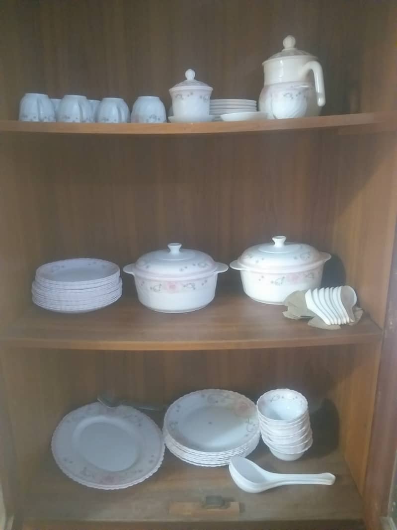 PYREX BRAND 71 PCS NEW CONDITION DINNER SET ON AMAZING PRICE 3