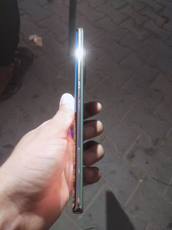 Tecno Spark 20 pro Plus 3