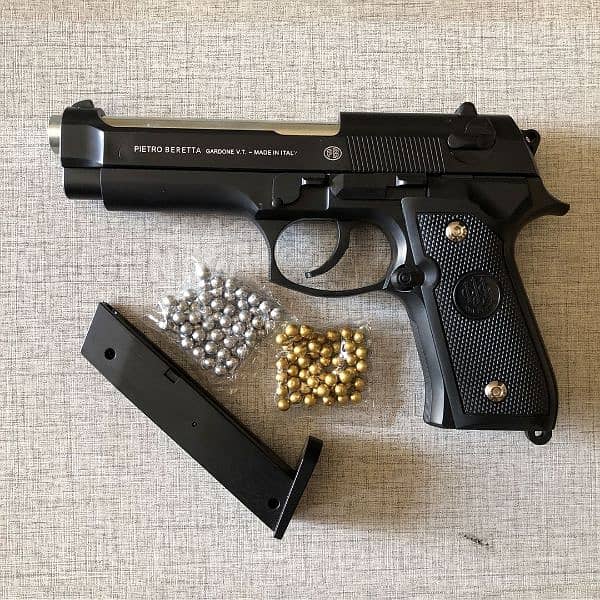 Berrata 92fs and Colt 1911 Airsoft Metal Toy Gun 0