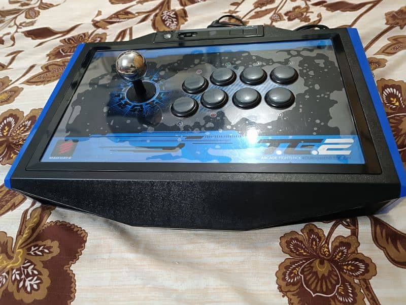 madcatz Arcade stick PS4 & PS5 in Excellent condition 1