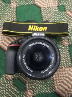 Nikon D5300 DSLR camera 100% condition