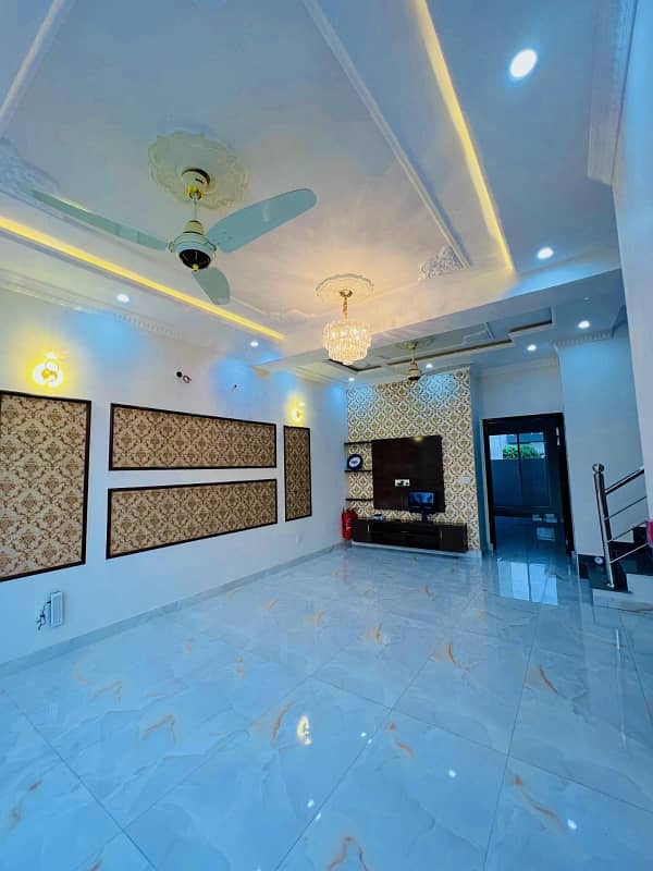 5 Marla Luxury Modern House Available For Sale In DHA 9 Town Lahore 1