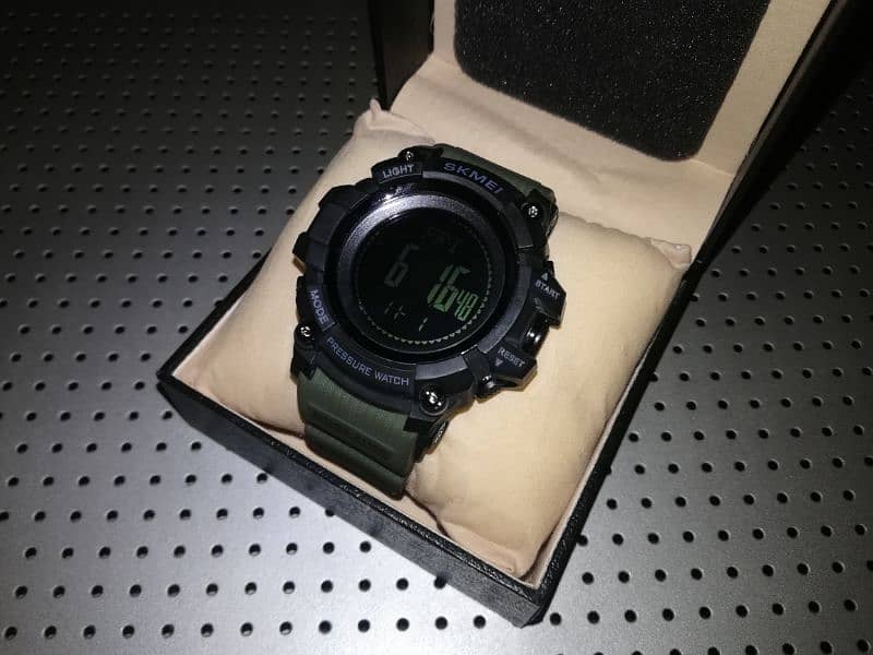 SKMEI Tactical Watch With Pedometer, Barometer, Thermometer, Altimeter 3