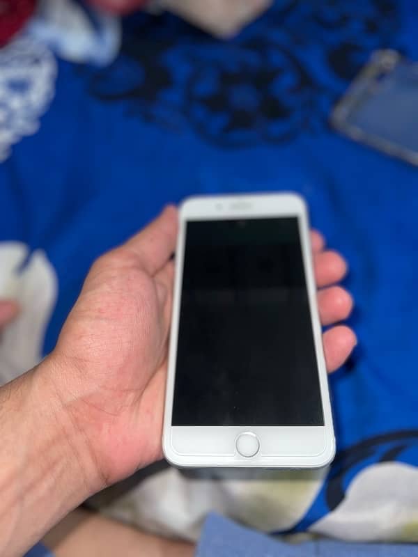 iphone 7plus 32 gb 10/10 all genuine just battery change 0