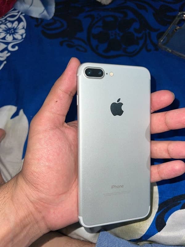 iphone 7plus 32 gb 10/10 all genuine just battery change 1