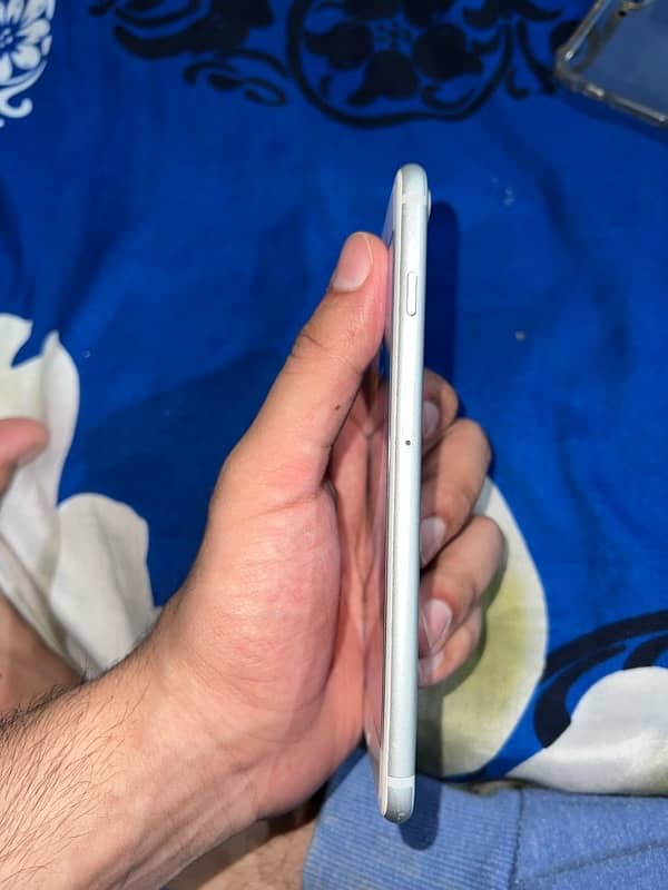 iphone 7plus 32 gb 10/10 all genuine just battery change 6