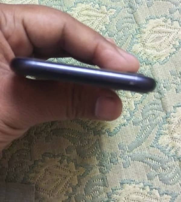 iPhone SE 2020 condition ok h 3