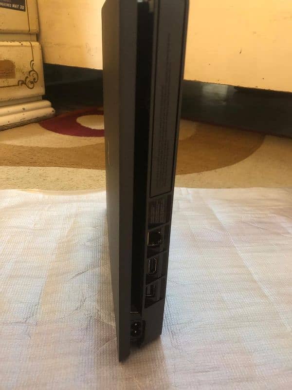 Ps4 slim jailbreak sealed 10/10 with games 4