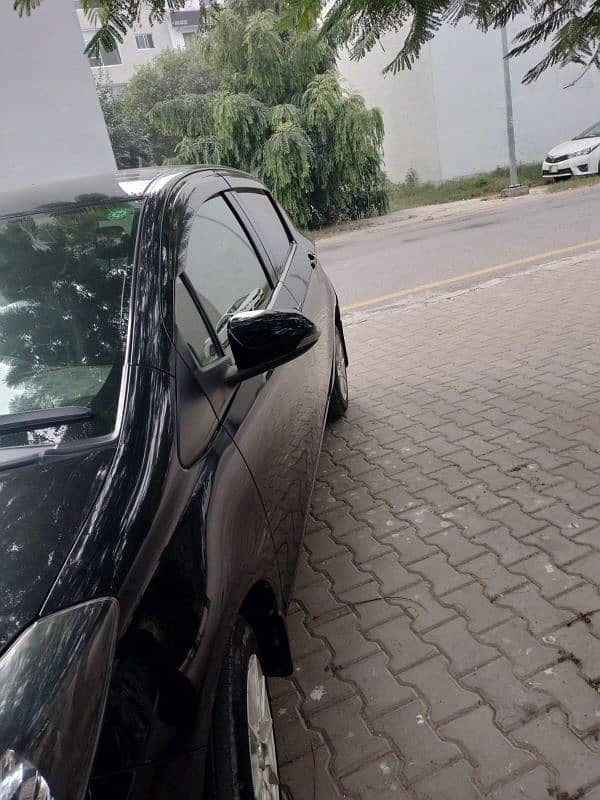 Toyota Vitz 2018 8