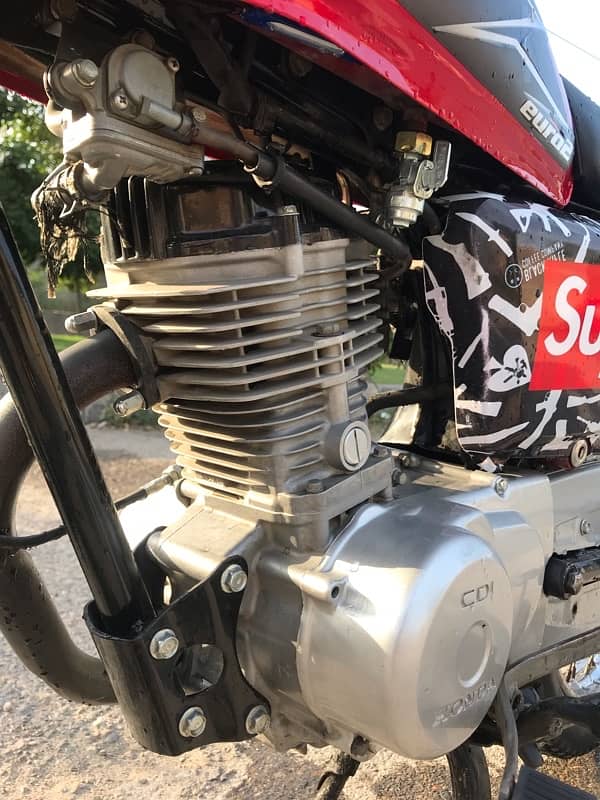 Honda 125 in good condition available for sale 6