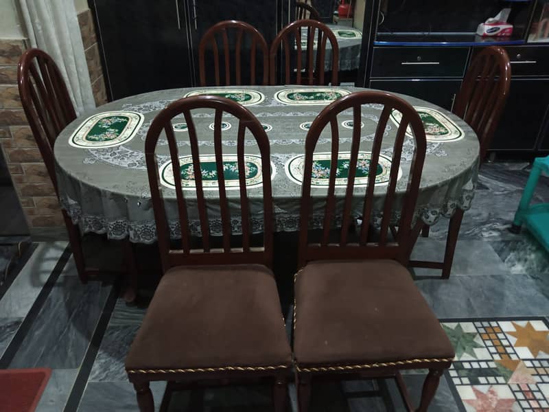 Dining table & chairs 0