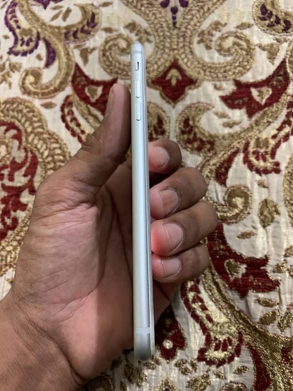 i phone 7plus 128gb pta approved read ad 2