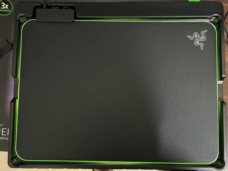 Razer Firefly V2 RGB Gaming Mouse Pad 4