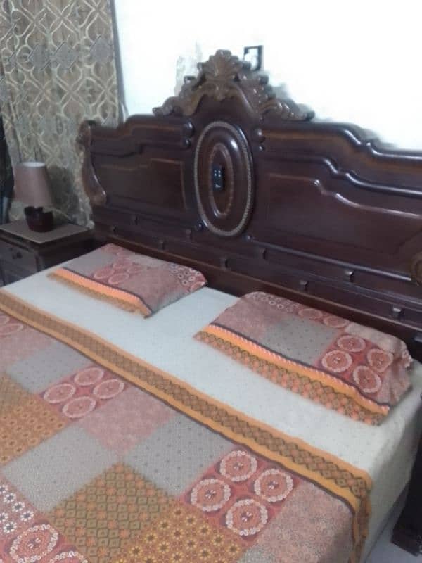 King Bed with 2 Bedsides 3