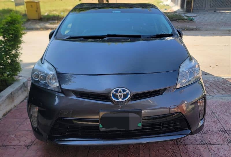 Toyota Prius 2011 1