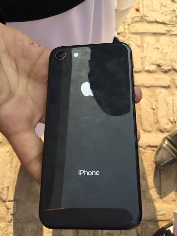 iphone 8 non pta contact on whatsapp only 03332161756 0