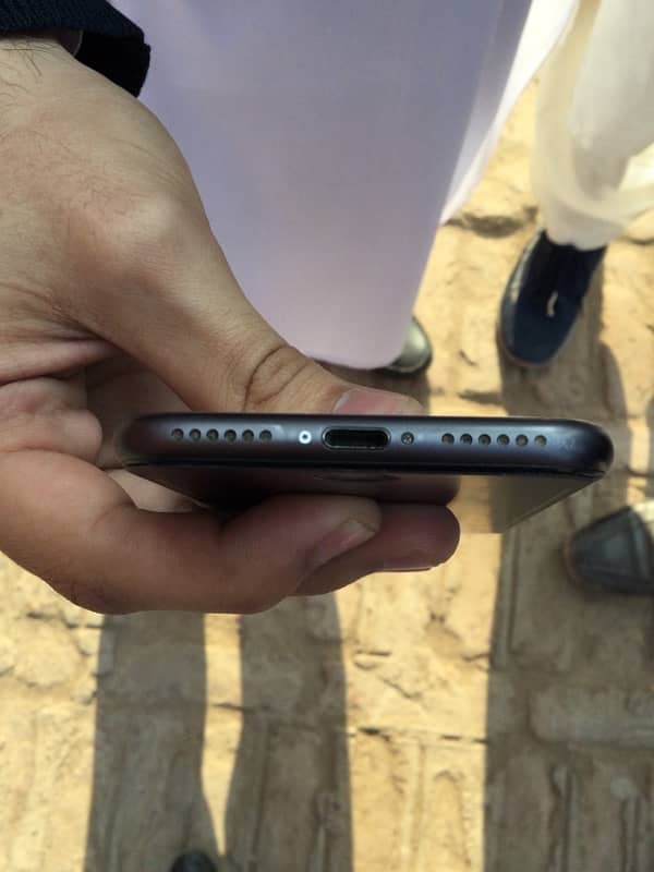 iphone 8 non pta contact on whatsapp only 03332161756 5