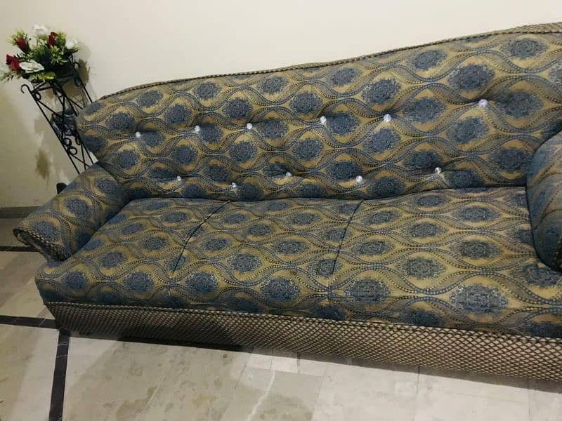 7 seater Sofa FOR SALE GOOD CONDITION 2