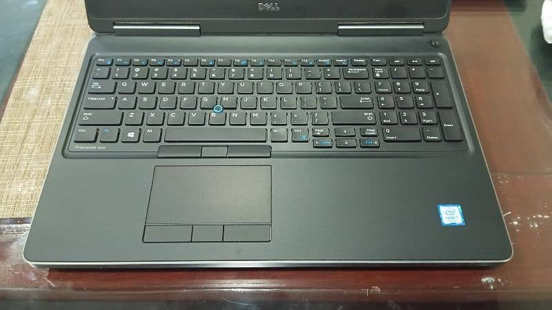 workstation Dell precision 7520 laptop i7 7820hq 4gb graphic card 1