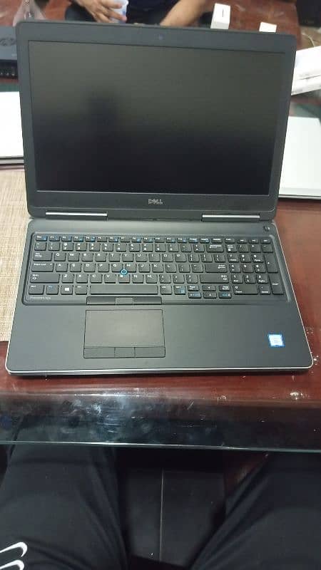 workstation Dell precision 7520 laptop i7 7820hq 4gb graphic card 2