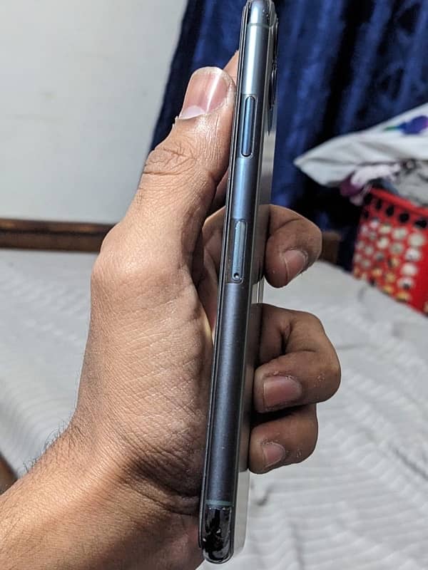 iphone 11 pro max PTA approved 3