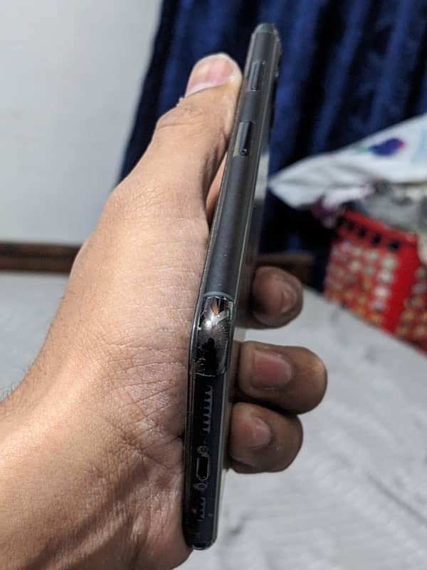 iphone 11 pro max PTA approved 4