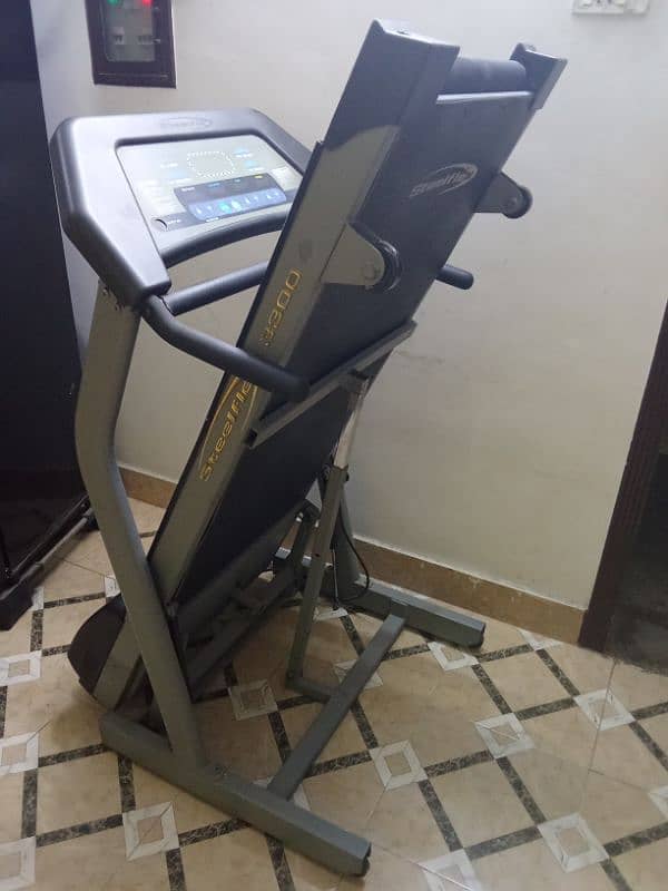 steel flex heavy motor treadmill for sell 0